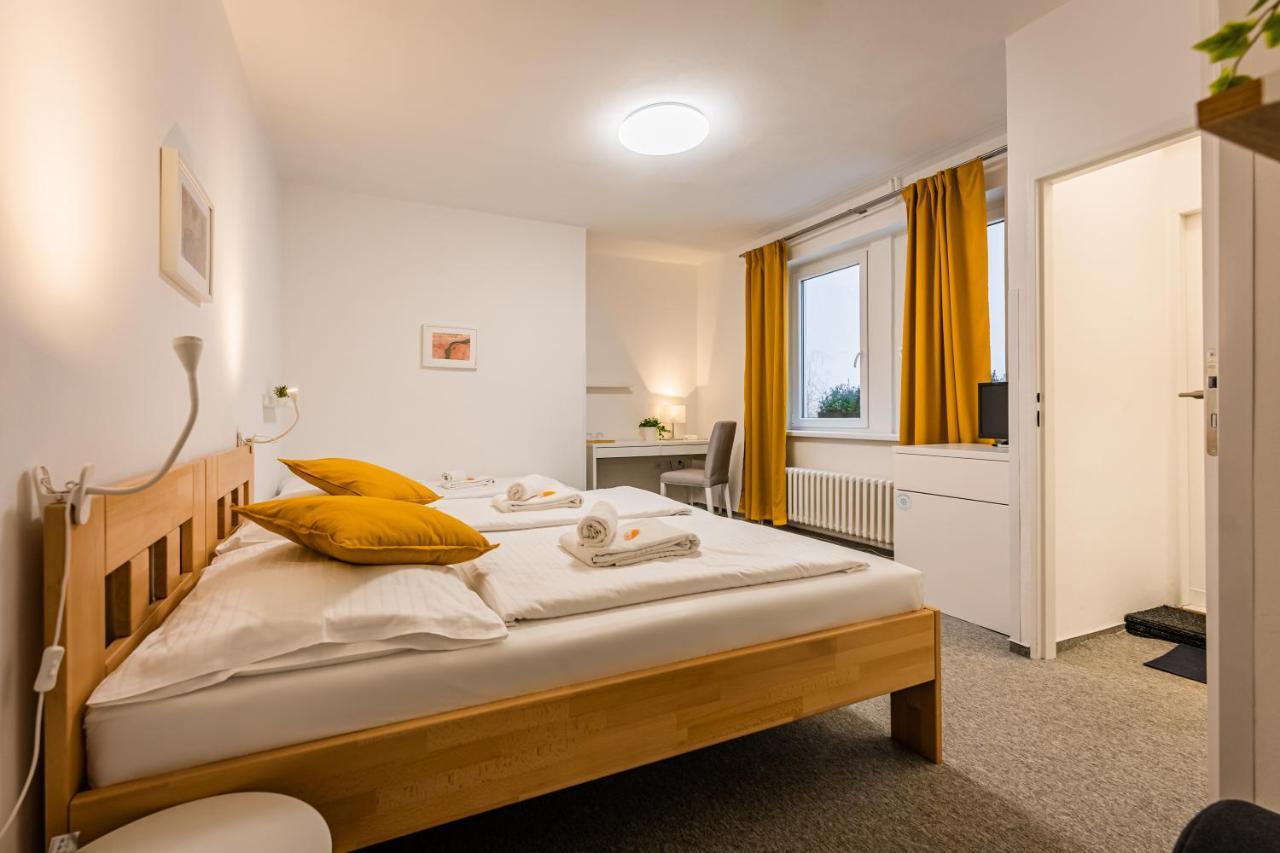 Self-Service Hotel Ostas Praha 外观 照片