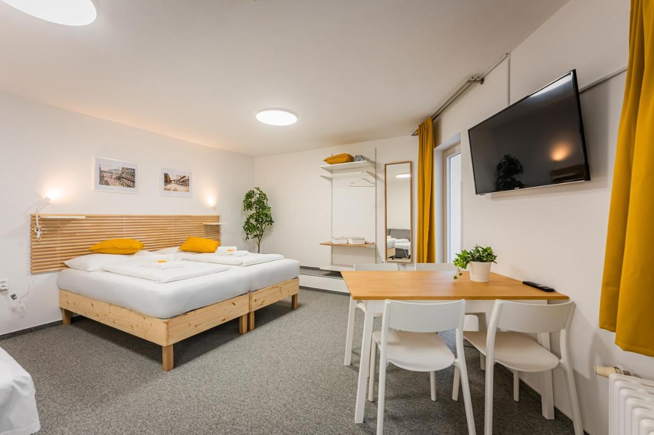 Self-Service Hotel Ostas Praha 外观 照片