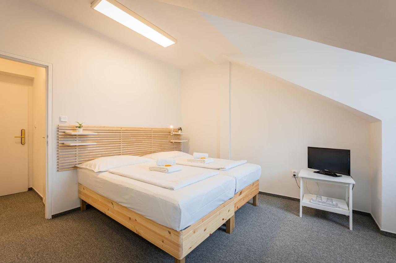 Self-Service Hotel Ostas Praha 外观 照片