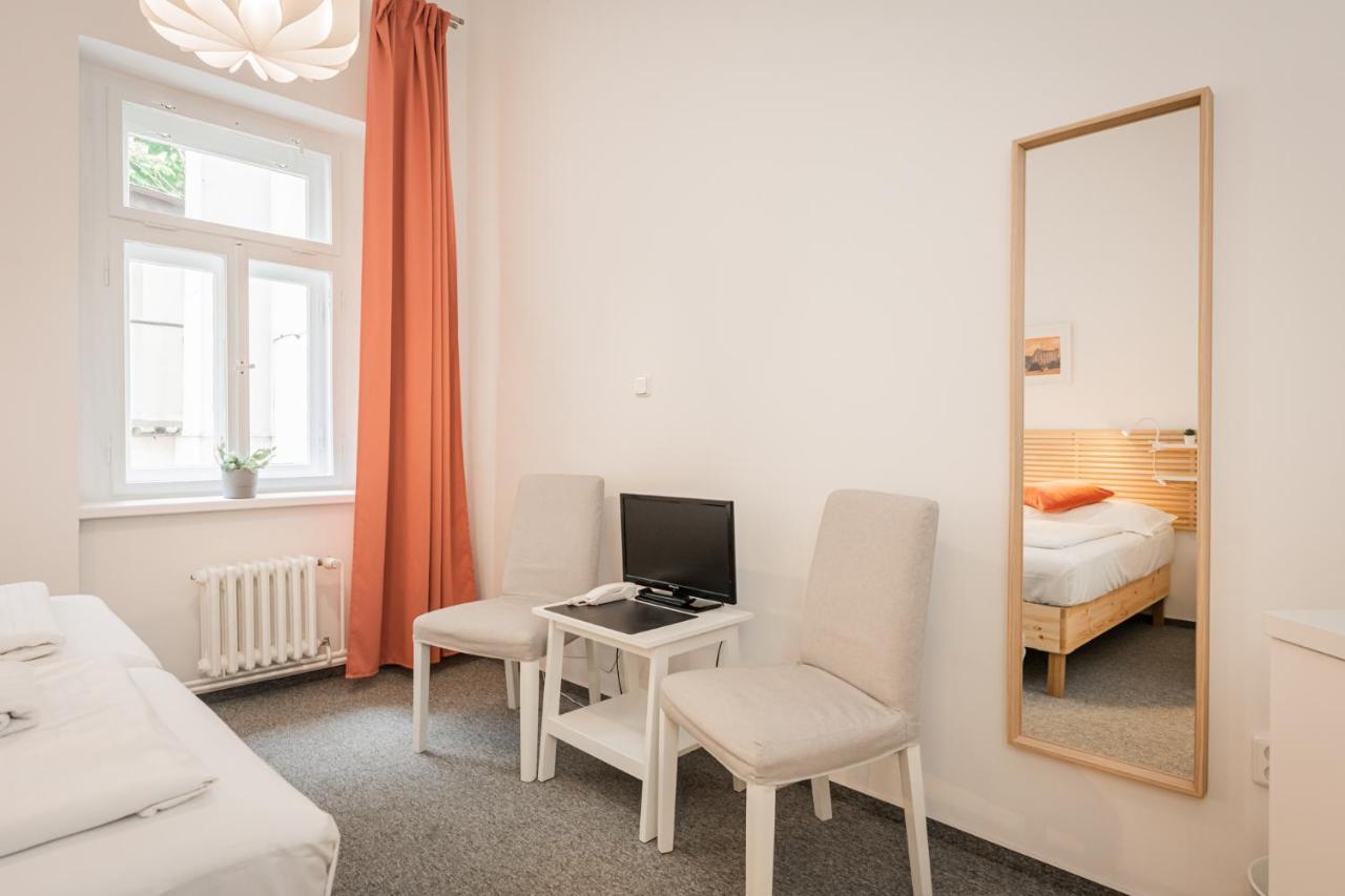 Self-Service Hotel Ostas Praha 外观 照片
