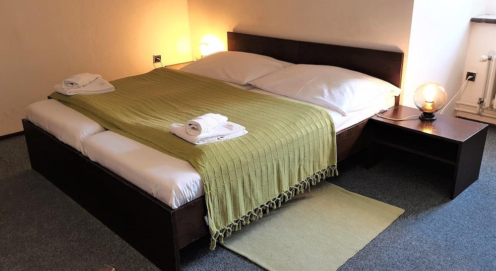 Self-Service Hotel Ostas Praha 外观 照片